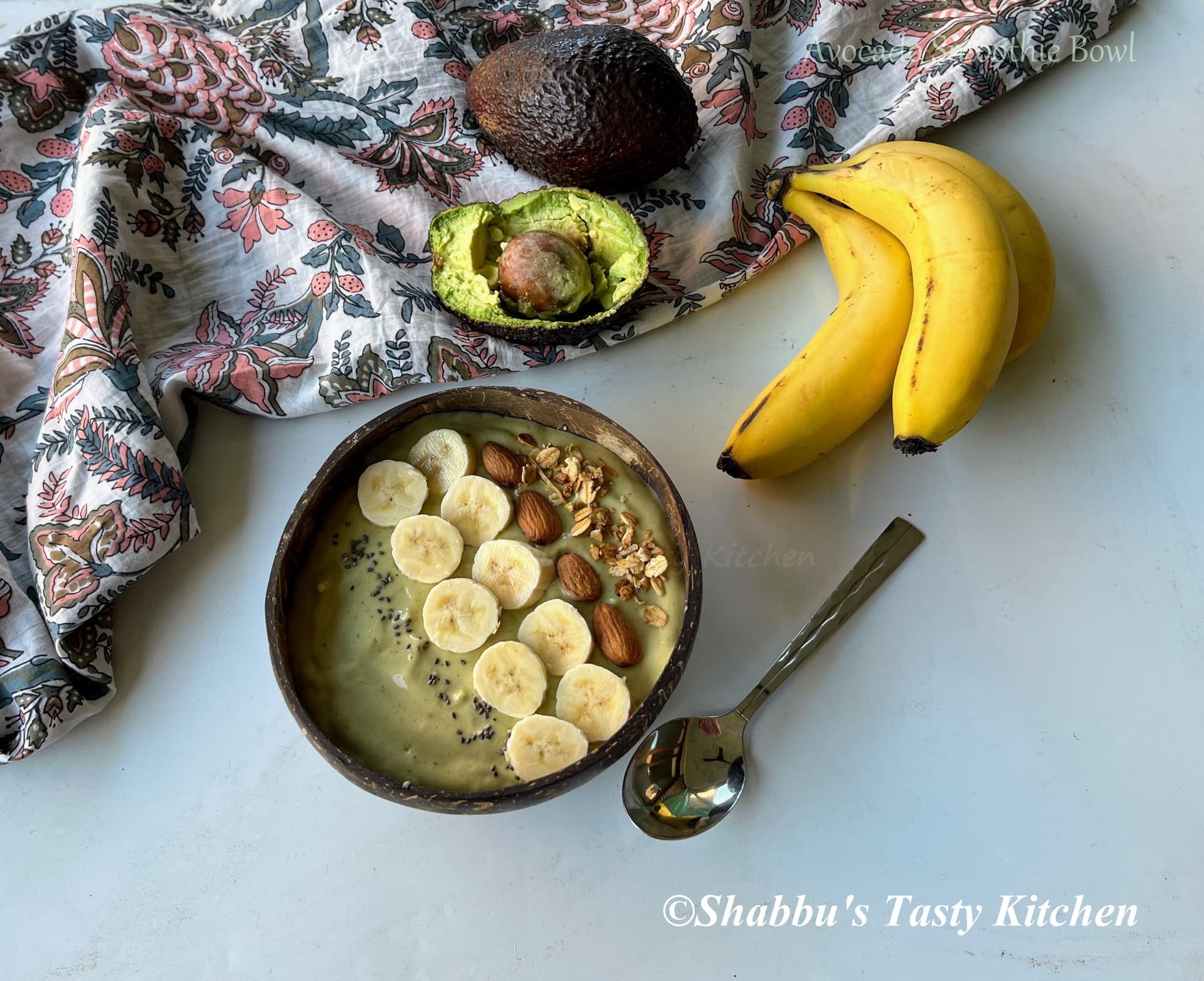 avocado-smoothie-bowl