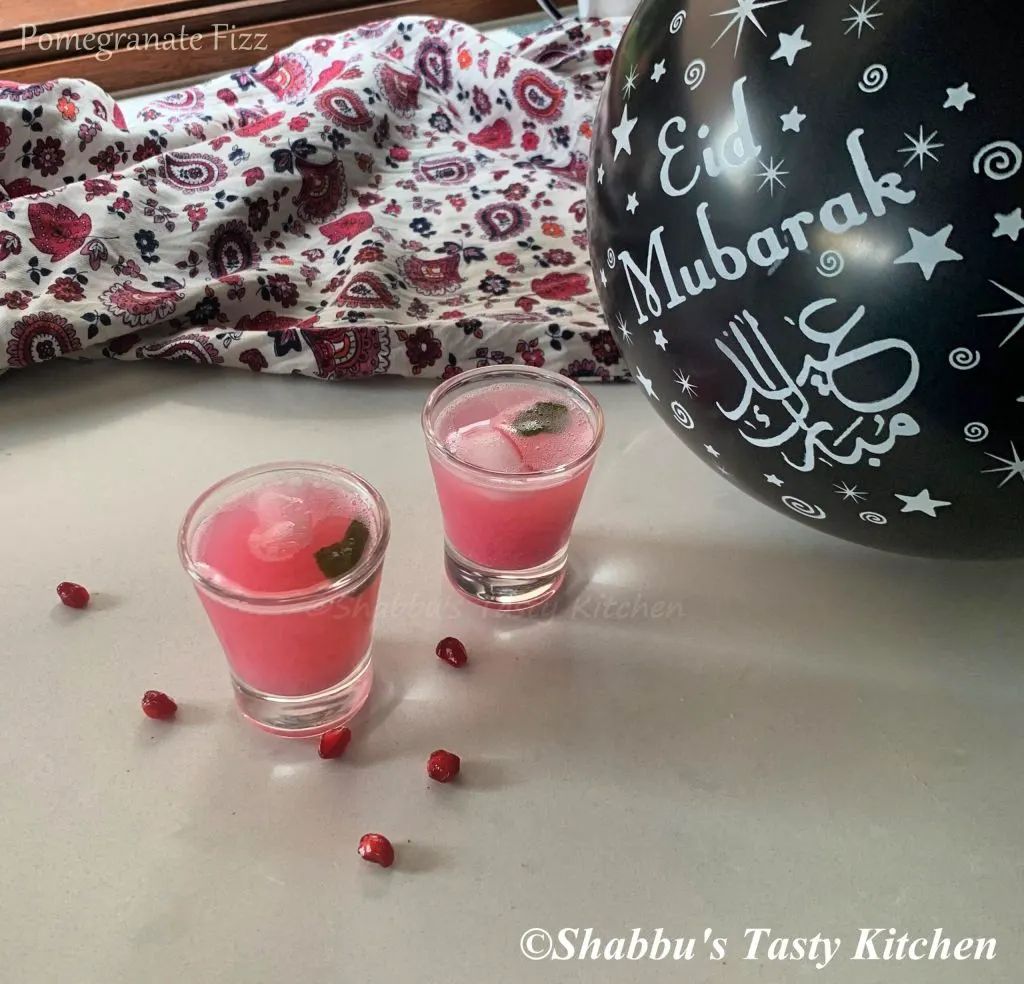 Pomegranate Fizz - Recipe link in story 
.
 
.
#pomegranate #fizz #eid #eidmubarak